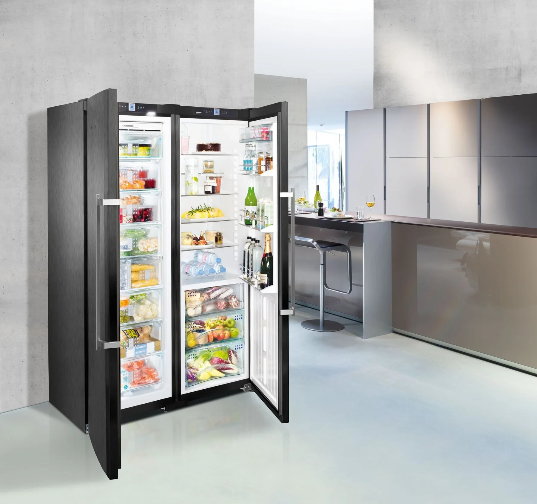Fridge-freezer servicing